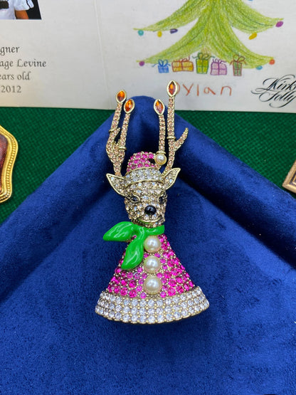 Vintage Baroque Crystal Castle Carriage Brooch – Rhinestone Clock Pin Badge for Women & Girls, Elegant Statement Jewelry