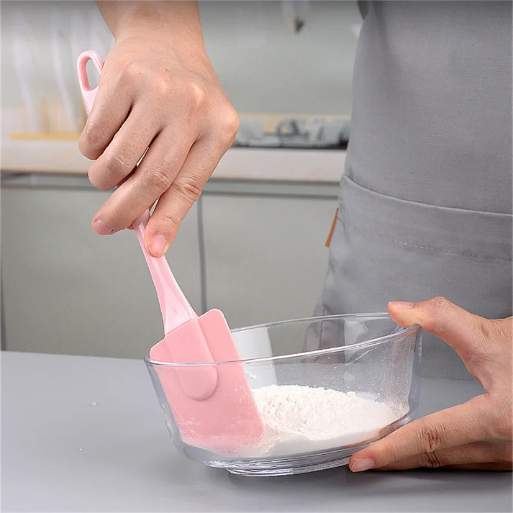 3Pcs Non-Stick Silicone Baking Spatula Set – Cream Scraper, Butter & Cake Mixer Tools with PP Handle for Kitchen Baking Use