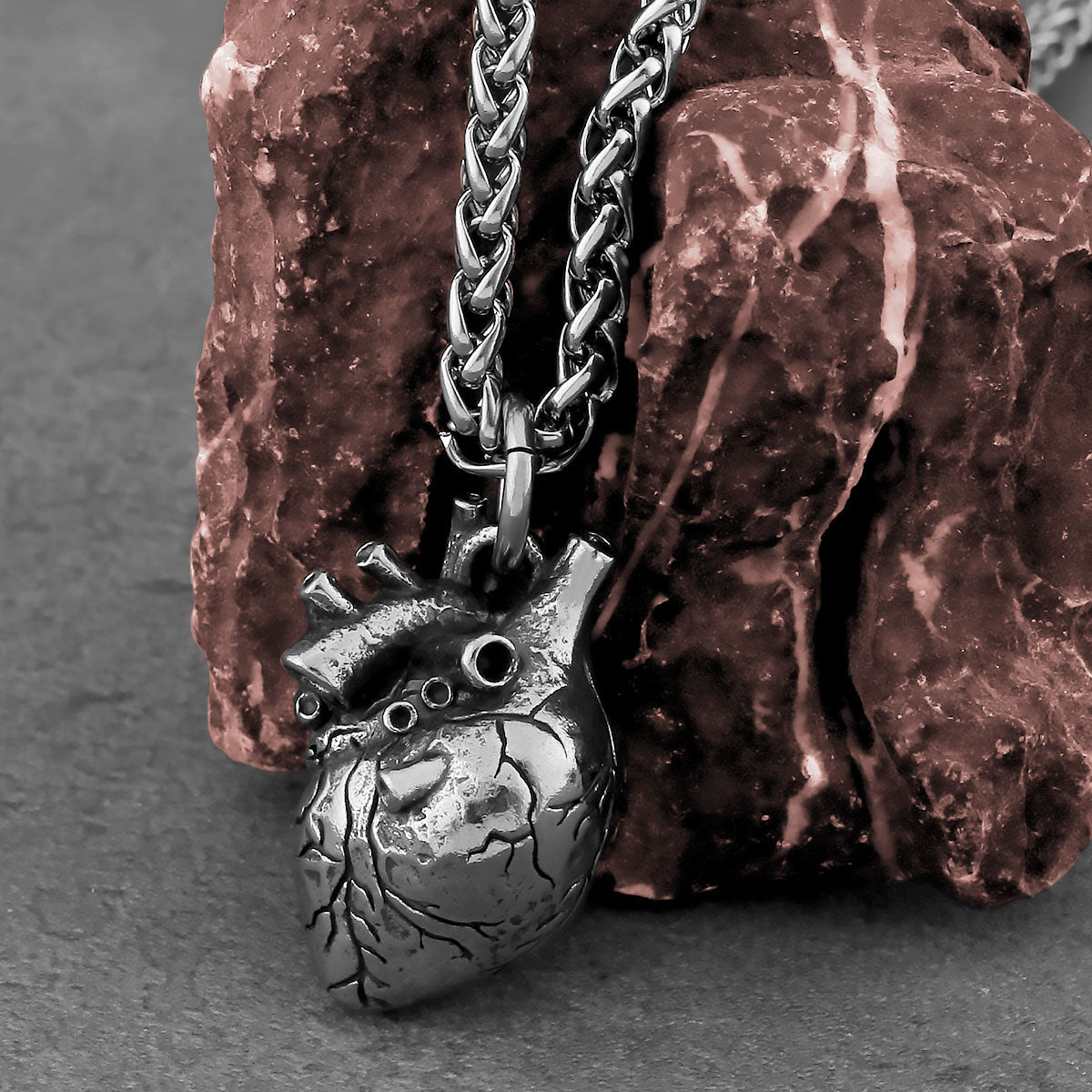 Fashion Minimalist Anatomical Heart Necklace — Unisex Hip Hop Pendant in Vintage Stainless Steel Jewelry