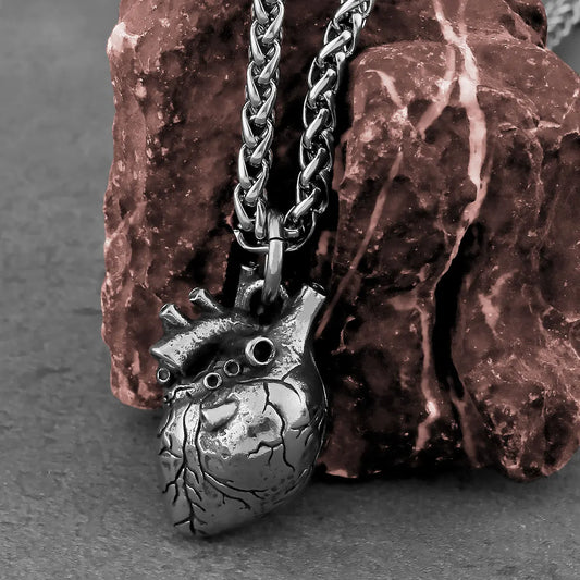Fashion Minimalist Anatomical Heart Necklace — Unisex Hip Hop Pendant in Vintage Stainless Steel Jewelry