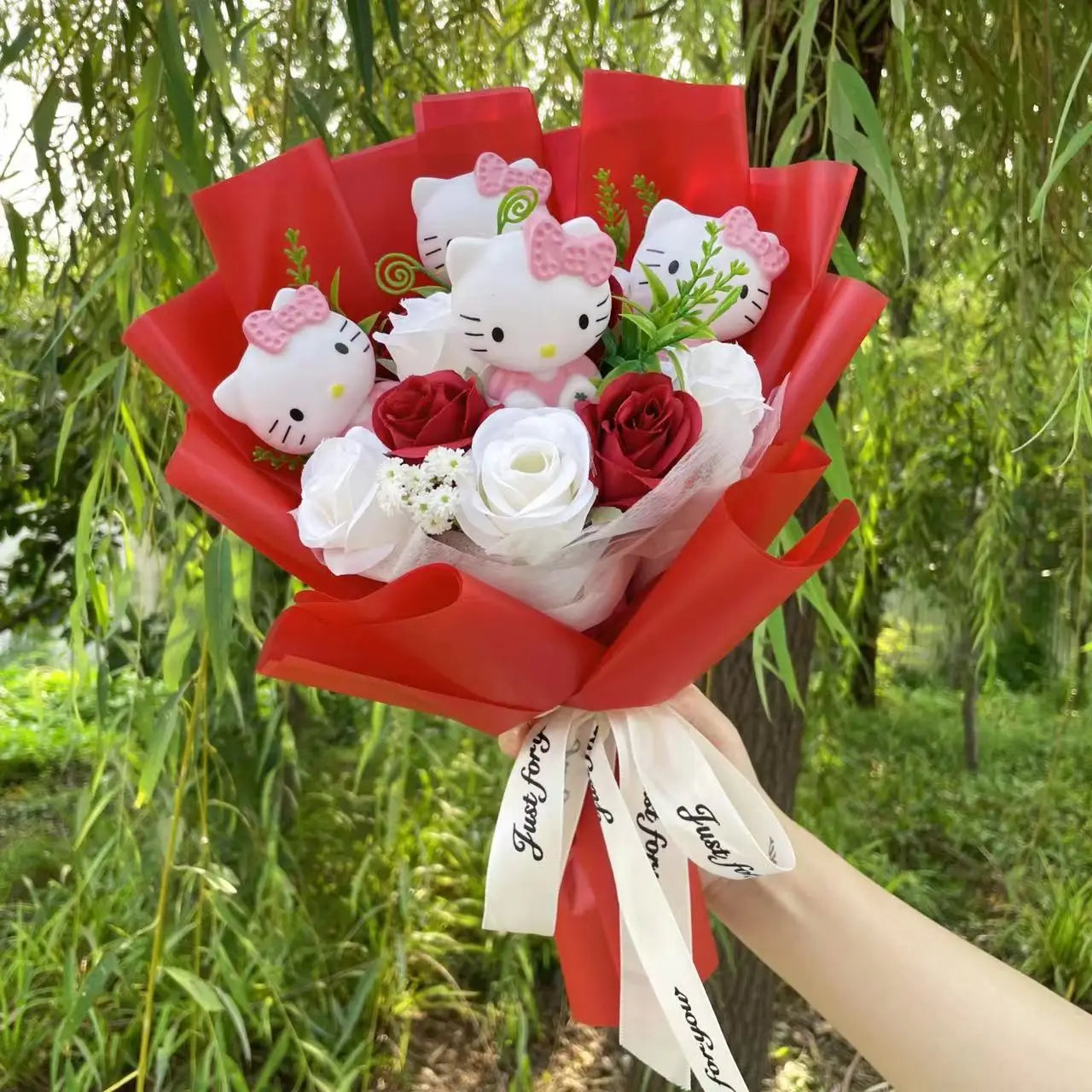 Kawaii Hello Kitty Cat Dolls with Artificial Flowers – Creative Sanrio Bouquet for Christmas, Valentine’s & Birthday Graduation Gifts