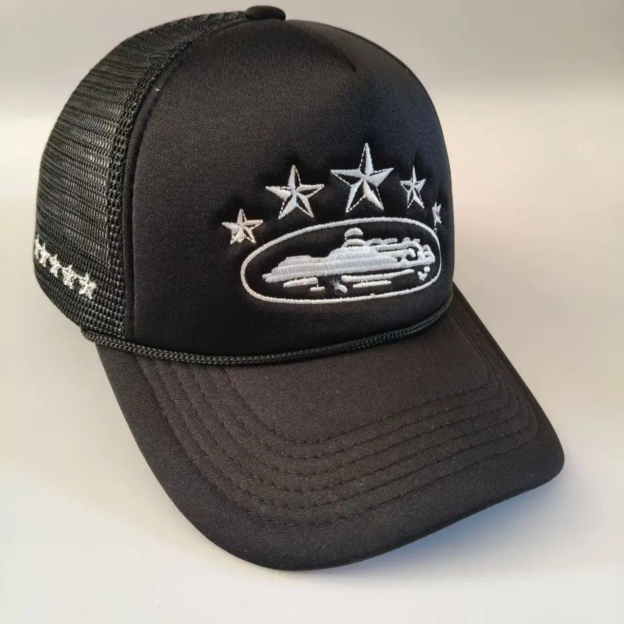 Star Embroidered Baseball Cap - Unisex Mesh Sports Hat for Outdoor Events