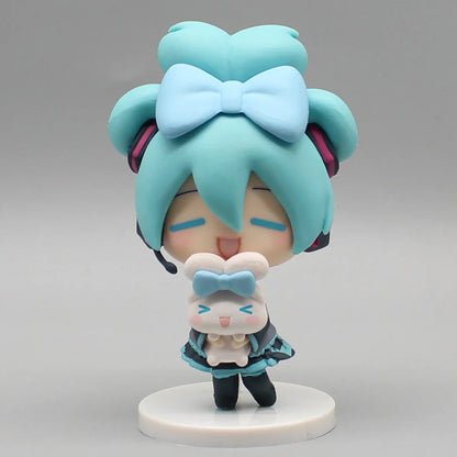 Hatsune Miku Anime Figurine – Holding Cinnamoroll, Bean-Eyed Kawaii Action Figure, Tabletop Decoration & Toy Gift for Children