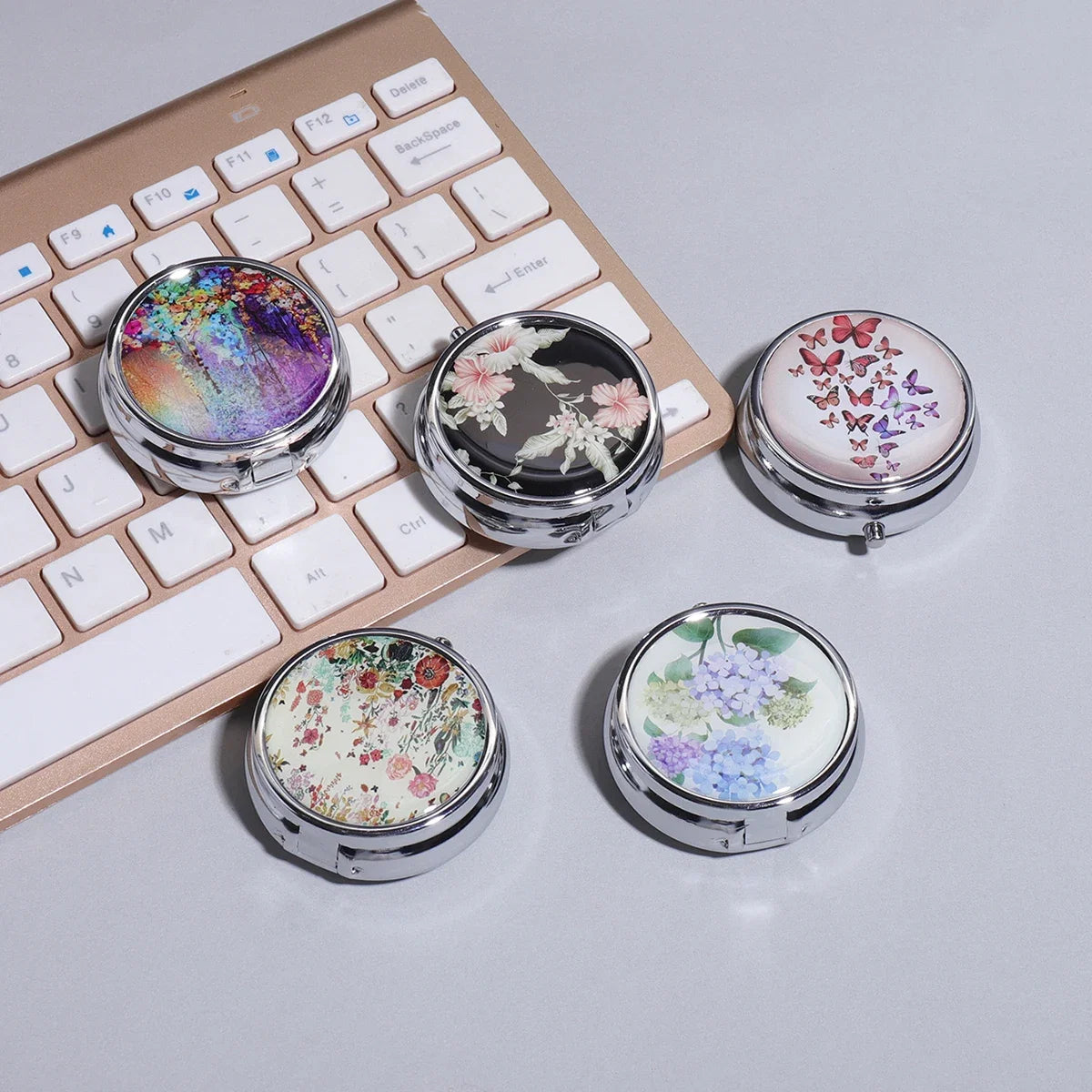 3-Compartment Stainless Steel Pill Box - Round Floral Medicine Organizer, Portable Capsule Case with Dividers