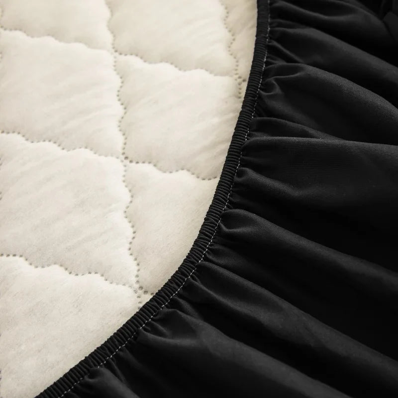Quilted Waterproof Mattress Protector - Thick Fitted Bed Cover Pad for Queen & King Size Mattresses