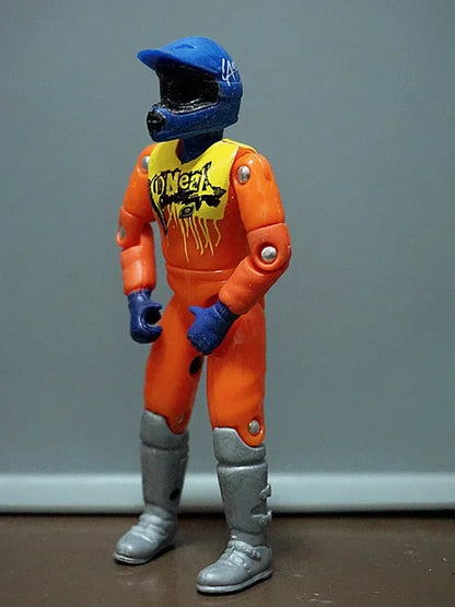 3.75-Inch Male Soldier Motorcycle Driver Figure – 1:18 Scale Off-Road Racer Collectible Model & Static Ornament