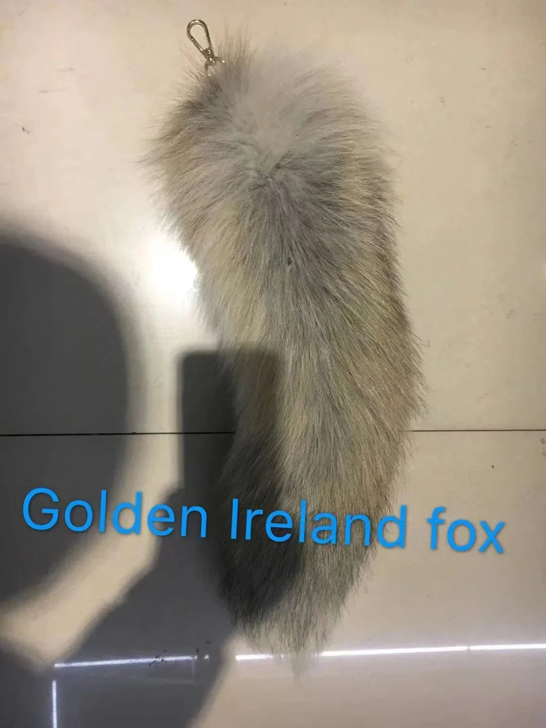 Real Fox Fur Tail Keychain – Large Natural Fur Pendant for Cosplay, Bags, Cars, and Women