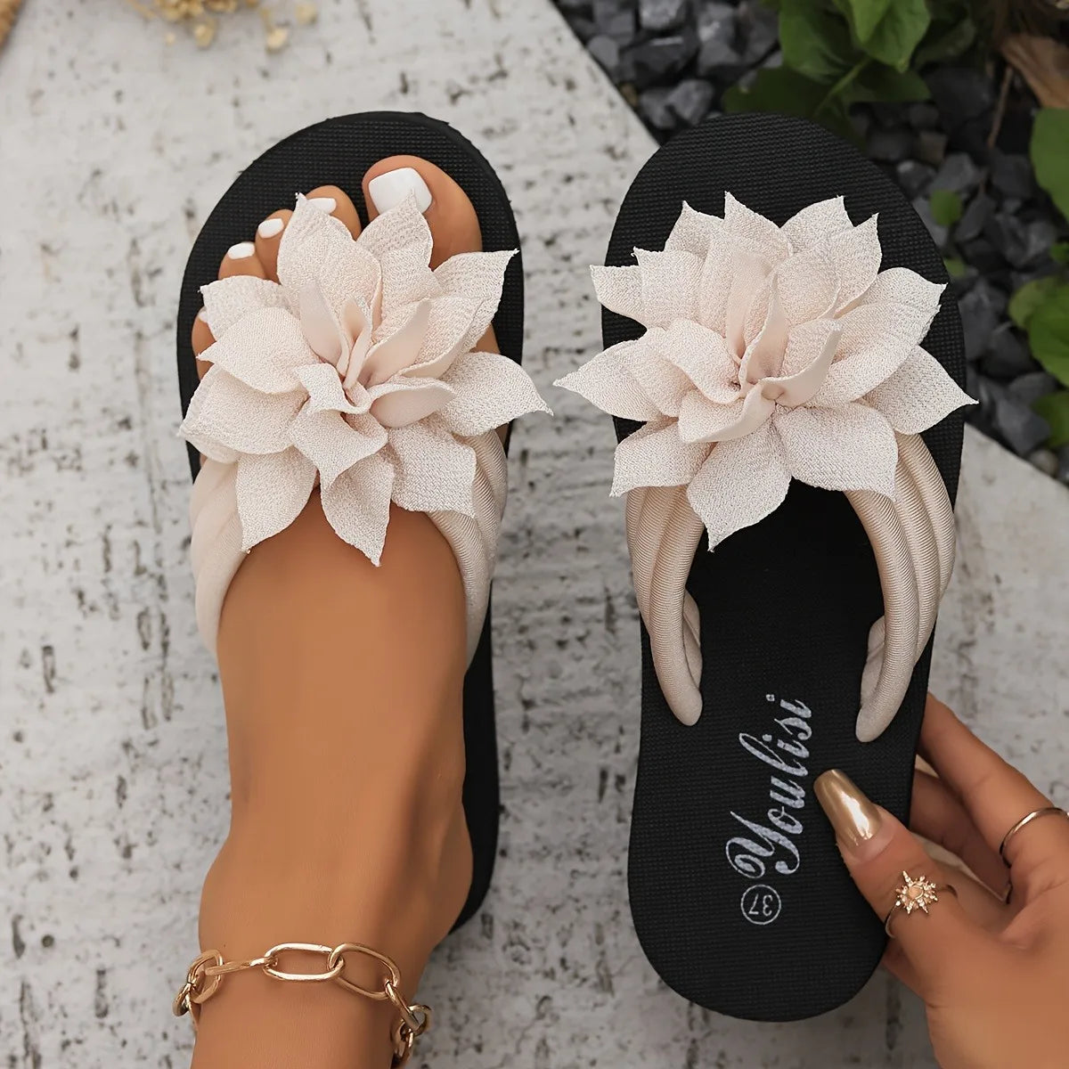 Women’s Floral Flip Flops – Slip-On Mid Heel Sandals, Fabric Upper & EVA Sole, Summer Casual Vacation Footwear