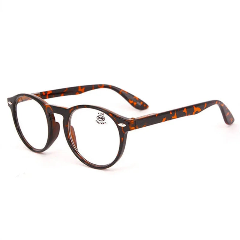 Ultralight Red Leopard Print Reading Glasses – Fashionable Round Frames for Women & Men, Vintage Clear Eyewear
