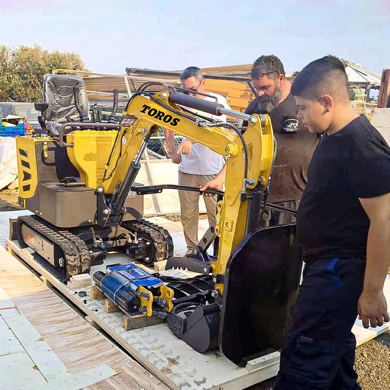 1 Ton Mini Excavator — Kubota Engine, EURO 5 Agricultural Digger, Customizable Compact Excavator for Sale