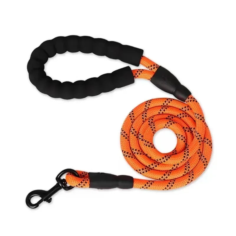 Strong Reflective Dog Leash – Durable Pet Leash for Small, Medium & Large Dogs, Suitable for Pulling & Walking Golden Retrievers