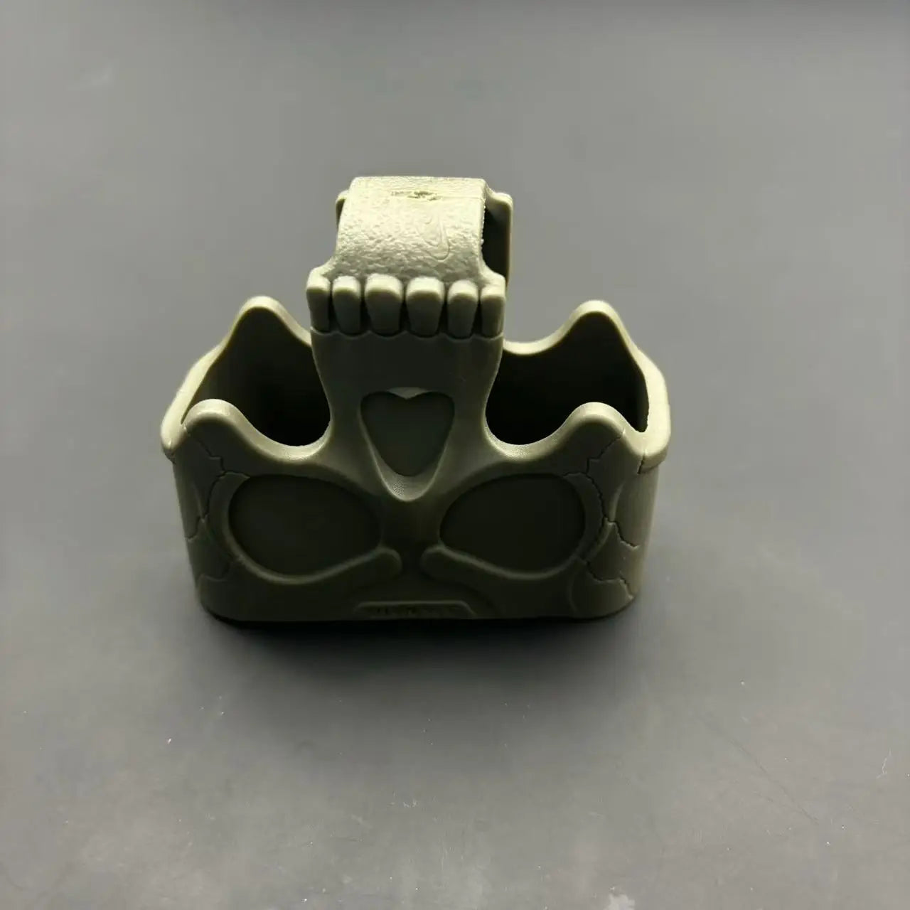 5.56 Skull Rubber Magazine Assist Loop – Tactical Pull Pouch for M4, AK, AR15 Hunting & Airsoft Accessory
