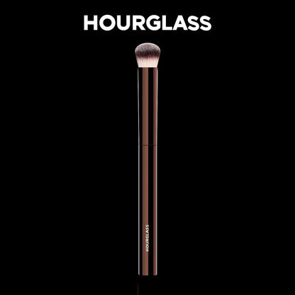 Hourglass No.19 Vanish Concealer Brush – Soft Fiber, Seamless Finish Face Makeup Brush