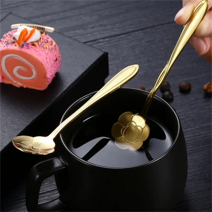 8-Piece Flower Spoon Set - Stainless Steel Teaspoons for Coffee, Tea, Dessert, Ice Cream - Available in Silver and Gold