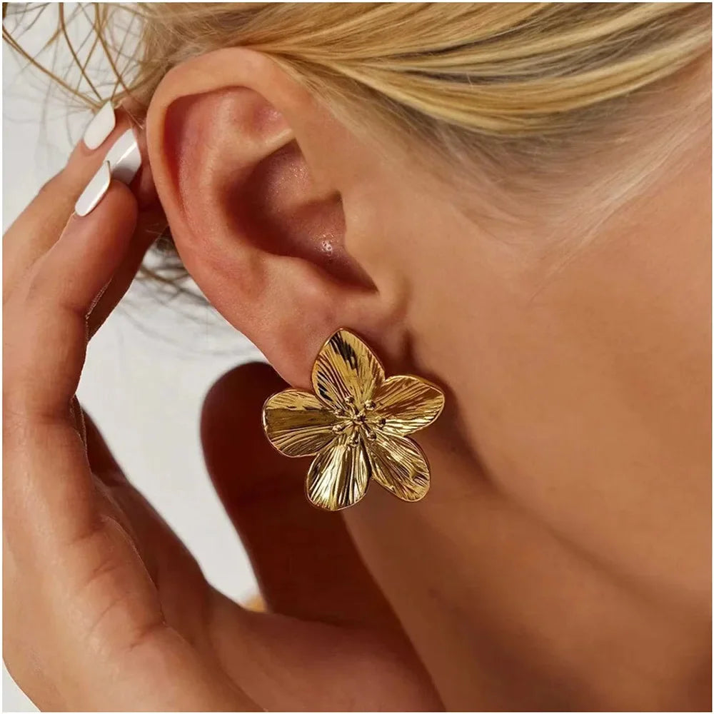 2PC Women's Trendy Stainless Steel Flower Earrings – Fashionable Outdoor Travel & Party Gifts