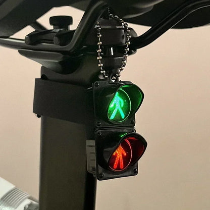 1/4Pcs Mini Simulation Electronic Traffic Light Keychain – LED Pedestrian Light Toy for Kids’ Learning & Gifts