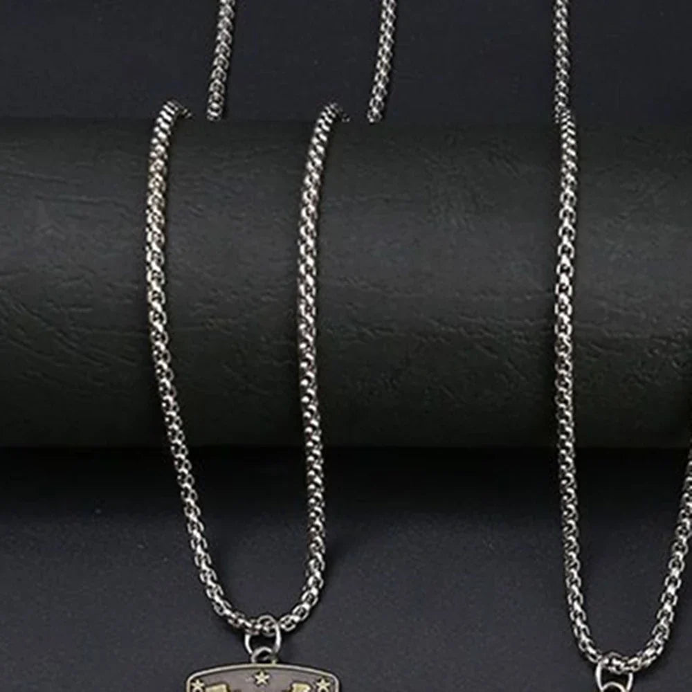 Football Team Pendant Badge – Alloy Soccer Club Charm for Jerseys, Bags & Fans Gift