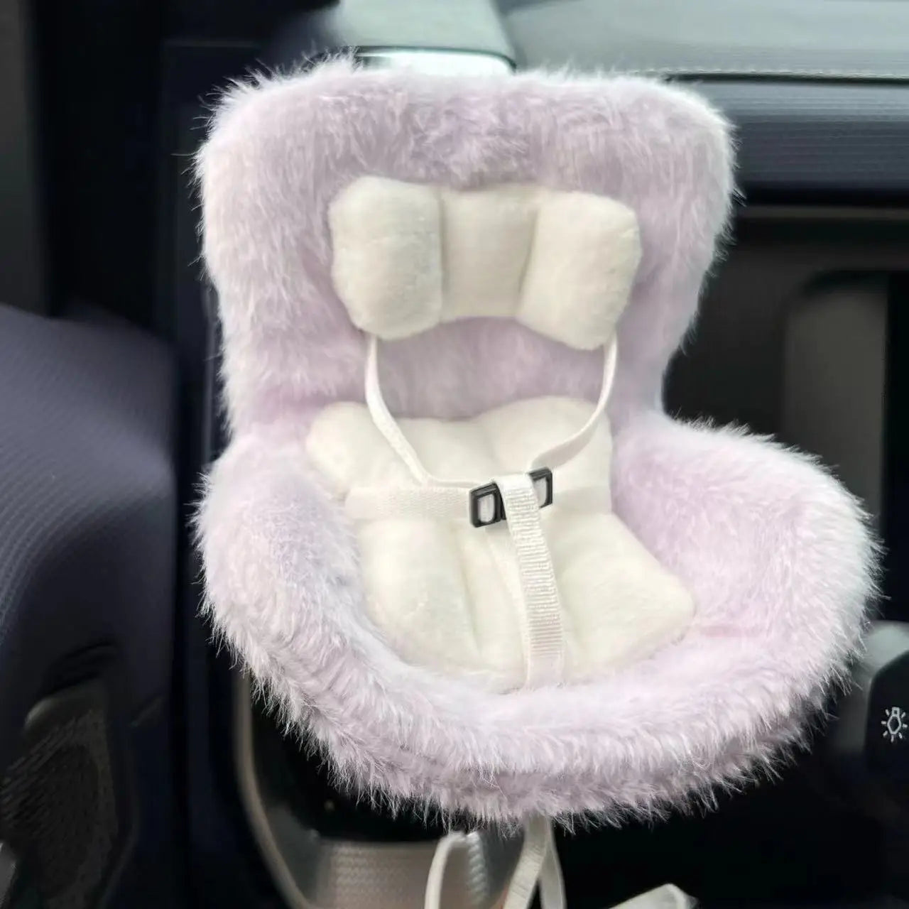 Labubu Car Doll Safety Seat – Kawaii Plush Aromatherapy Air Freshener for Ob11 & Dolls up to 18cm