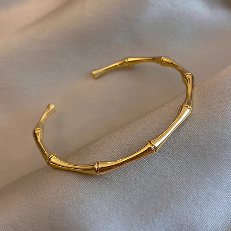 Titanium Steel Stainless Steel Zircon Inlaid Gold Plated Bracelet – Classic & Simple Style for Women's Daily Wear