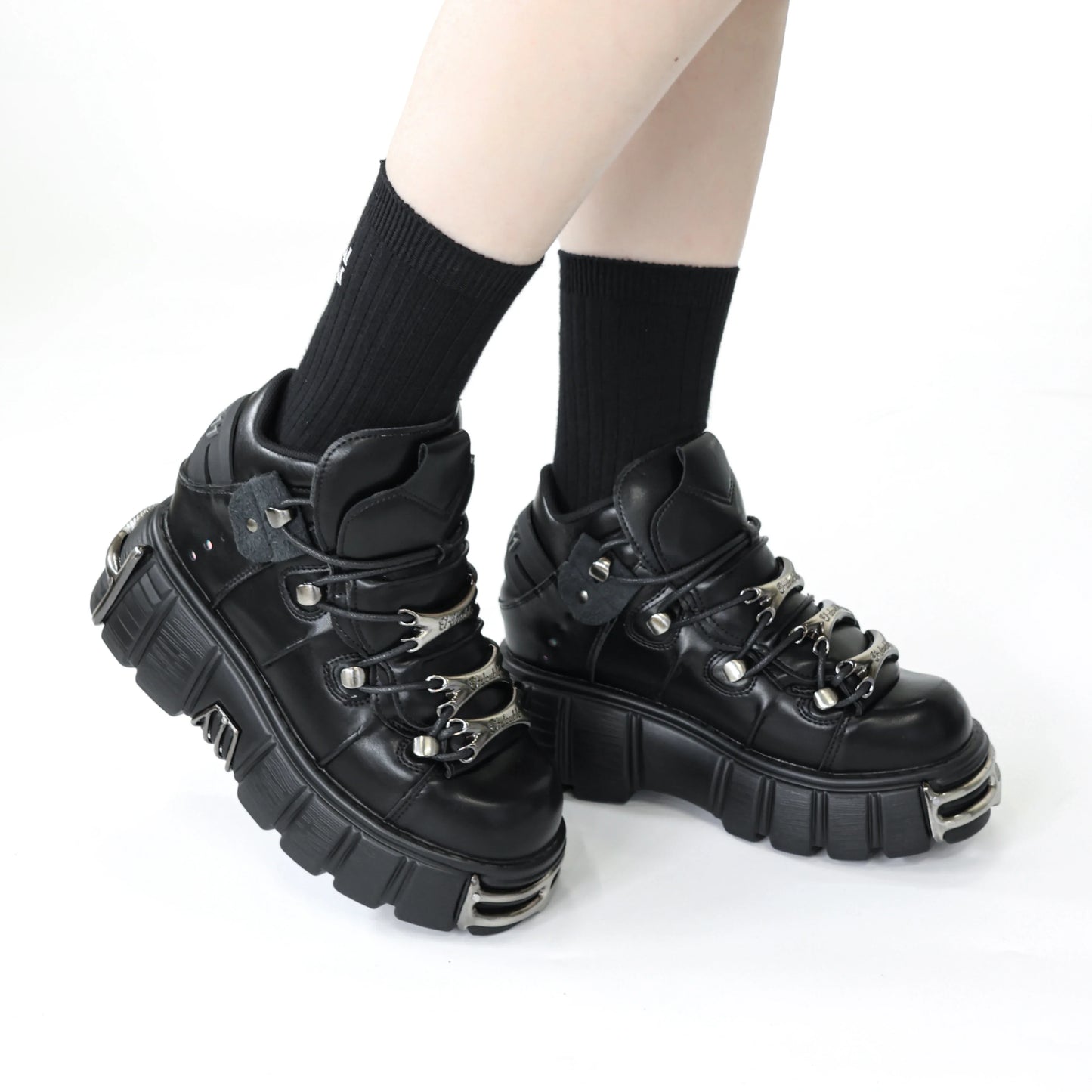 New 2024 Punk Style Women's Platform Shoes – 6CM Lace-Up Rock Boots with Metal Decor