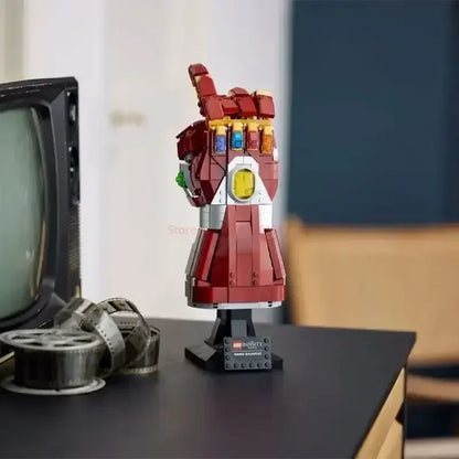 Marvel 32cm Iron Man Nano Gauntlet Building Blocks – Thanos Infinity Gloves DIY Puzzle Plastic Figure Toy