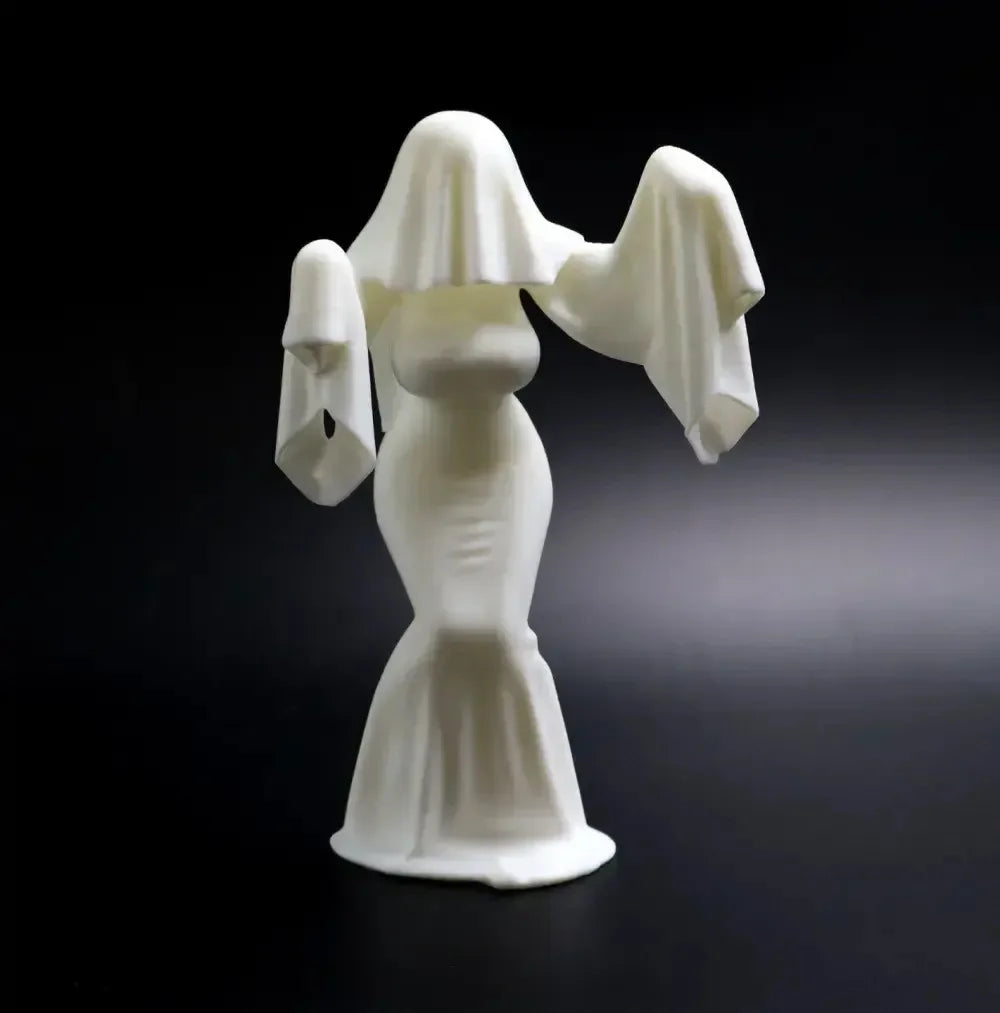 Halloween Ghost Lady Figurine — Veiled Gothic Desktop Ornament for Home Decor & Party Supplies