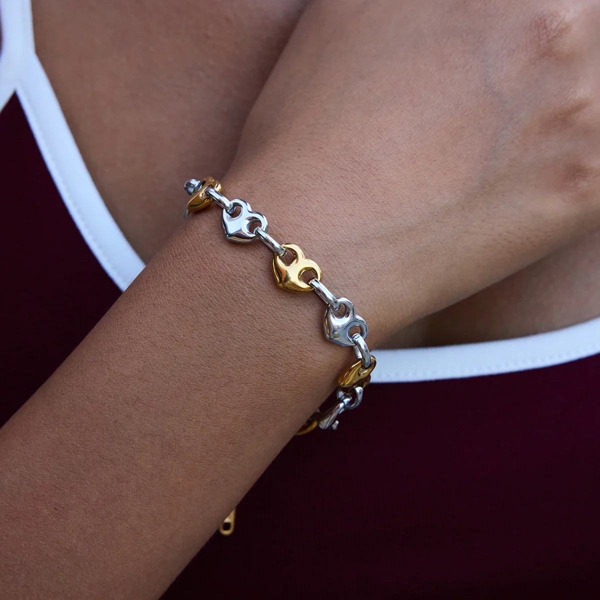 Minimalist 18K Gold Plated Stainless Steel Heart Button Bracelet – Two-Tone Stackable Round Charm Jewelry for Women