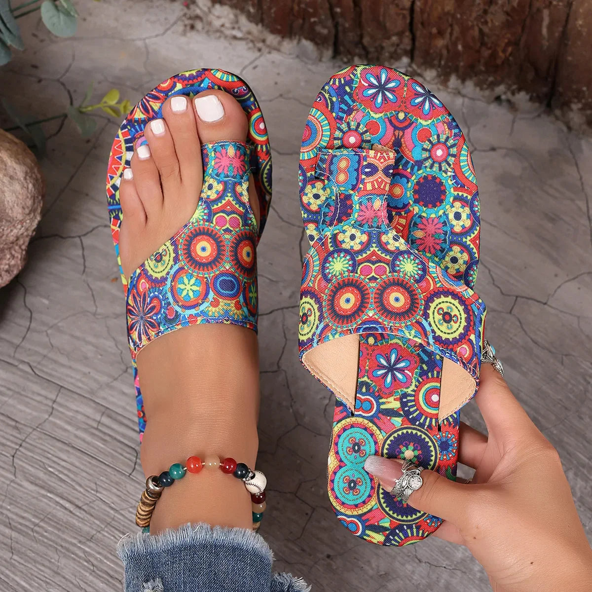 Large Size Women’s Flat Toe Slippers — 2025 Fashionable Breathable Printed Roman Style National Slippers