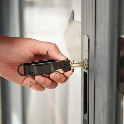 Minimalist Aluminum Key Organizer for Men & Women – Compact Alloy Key Holder & Keychain Gift