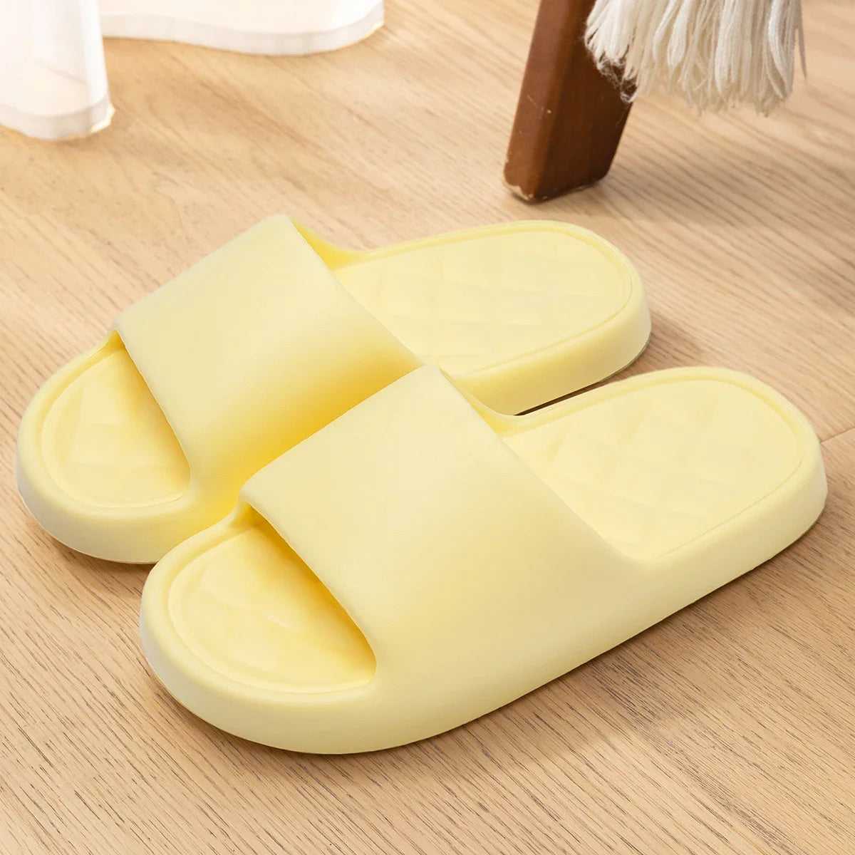 Men’s Summer Cloud Slippers – Soft Non-Slip Sole Sandals for Home, Beach, Indoor & Outdoor Casual Wear