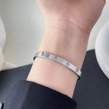 Women’s Gold Zircon Cross Nail Bracelet – Stainless Steel Screw Bangle Jewelry with CZ Stones, Fashion Wrist Accessory