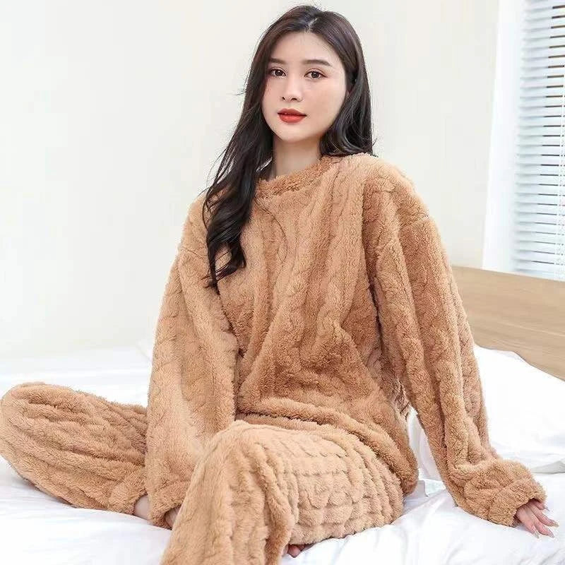 Two-Piece Autumn & Winter Pajama Set – Thick Fleece-Lined Coral Velvet Long-Sleeve Top and Pants, Warm Home Wear