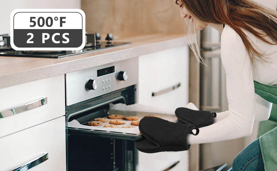 Short Silicone Oven Mitts – High Heat Resistant 500℉ Kitchen Gloves with Non-Slip Grip & Hanging Loop (Black)
