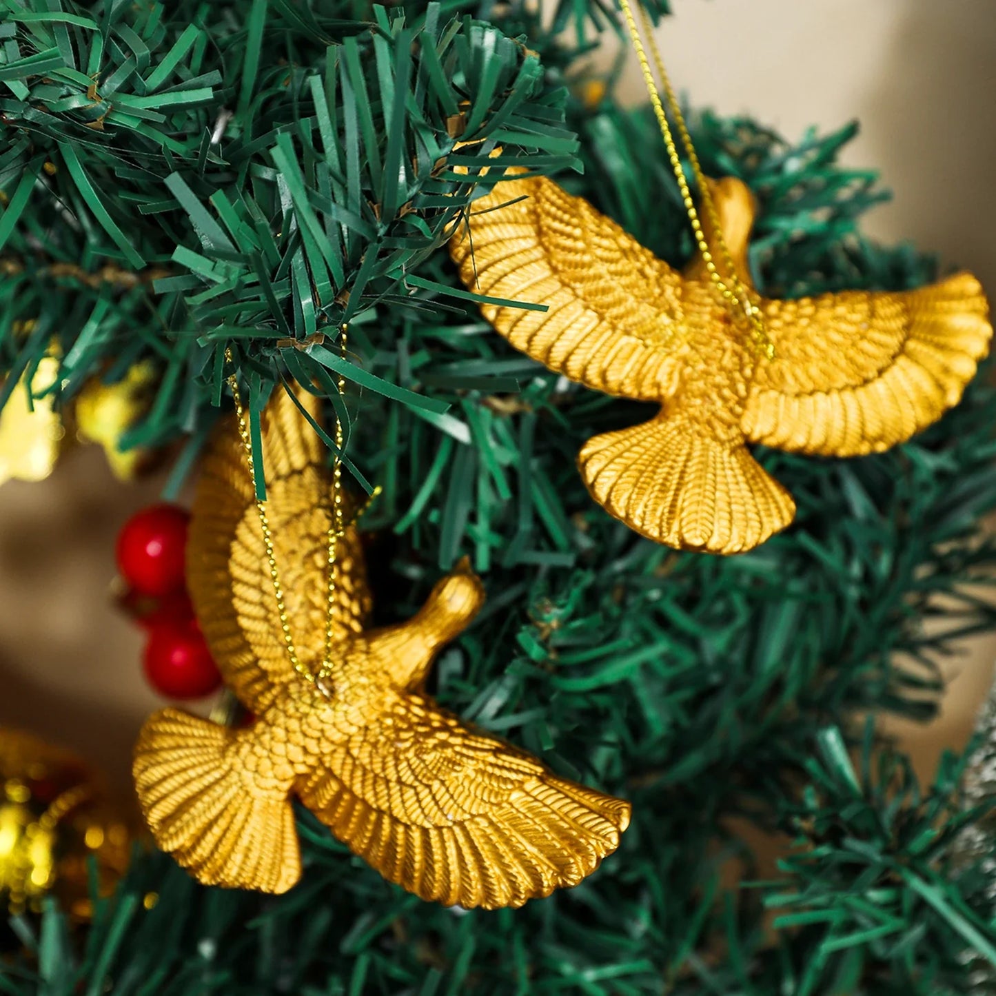 Friendship Doves Resin Ornament – Home Alone 2 Inspired Christmas Tree Decoration, Perfect Gift