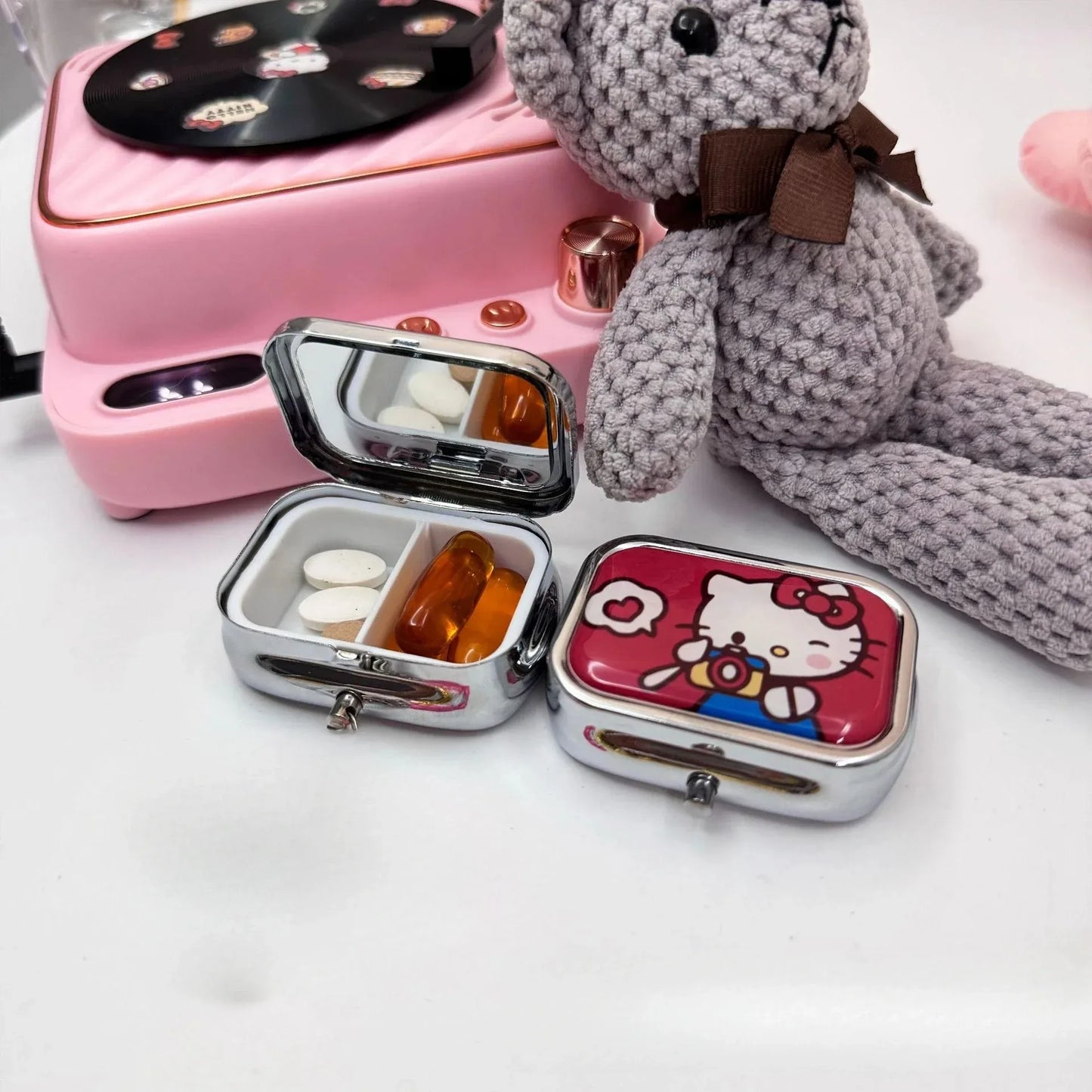 Kawaii Hello Kitty Divided Metal Medicine Box – Portable Travel Packing, Cute Mini Moisture-Proof & Light Storage Box