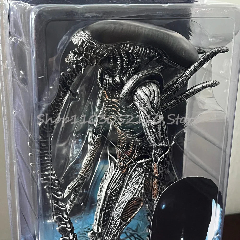 NECA Grid Warrior Xenomorph Action Figure – Alien vs Predator Collectible Toy Gift