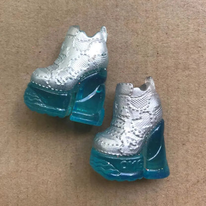 Rainbow Doll Shoes – Boots, Sandals & High Heels for DIY Doll Dressing in Black, Green & Red