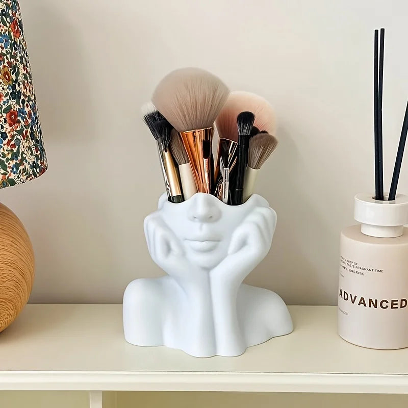 Face-Shaped Makeup Brush Holder – Portable Beauty Storage Box for Women, Lightweight Cosmetic Organizer