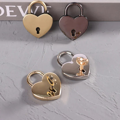 Vintage Heart-Shaped Metal Mini Padlock – Key Lock for Bags, Suitcases, and Luggage Boxes with Key