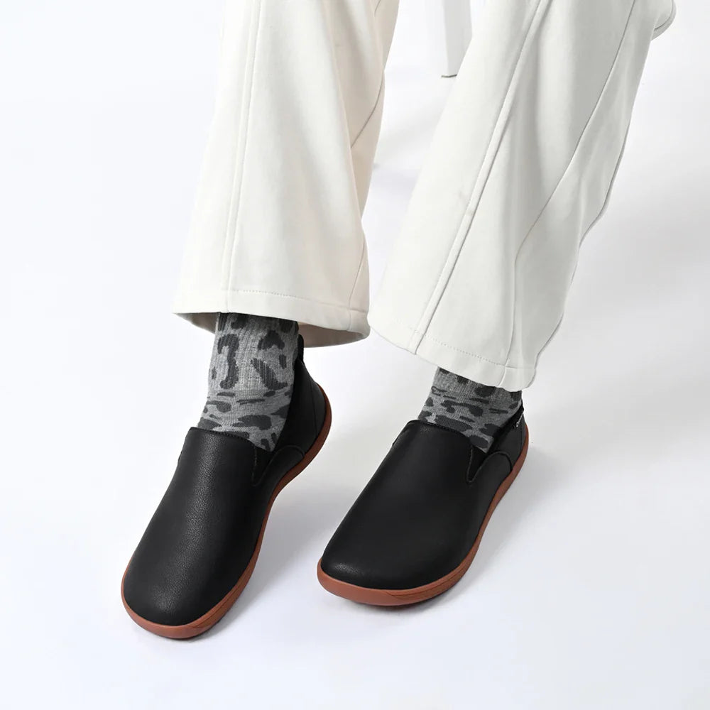 Oiaano Men's Wide Toe Minimalist Leather Slip-On Loafers – Comfortable Casual Driving Office Shoes Black