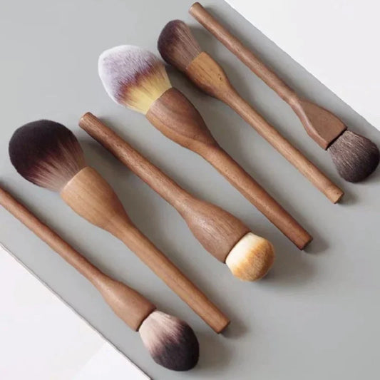 New European Vintage Wood Handle Makeup Brush – High-Quality Walnut Soft Powder, Blush & Foundation Contour Brush