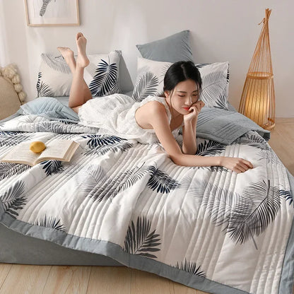 Quilted Spring Summer Quilt – Soft, Lightweight & Breathable Duvet for Queen Size, Comfortable & Washable