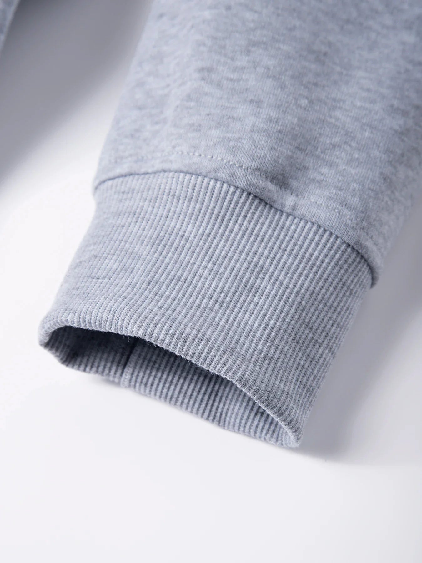 Men’s Crew Neck Sweatshirt — Solid Color Casual Long Sleeve Pullover for Spring Outdoor Sportswear