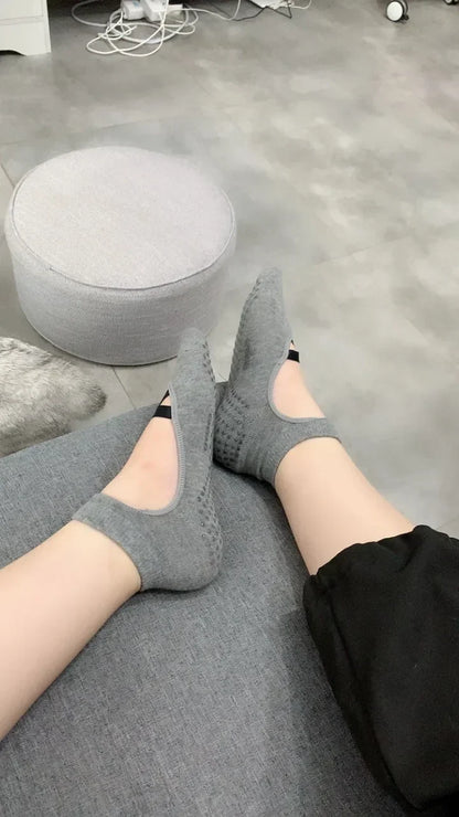 2 Pairs Women's Yoga Socks – Breathable Cotton, Sweat-Absorbent, Anti-Slip Silicone Grip for Pilates & Fitness