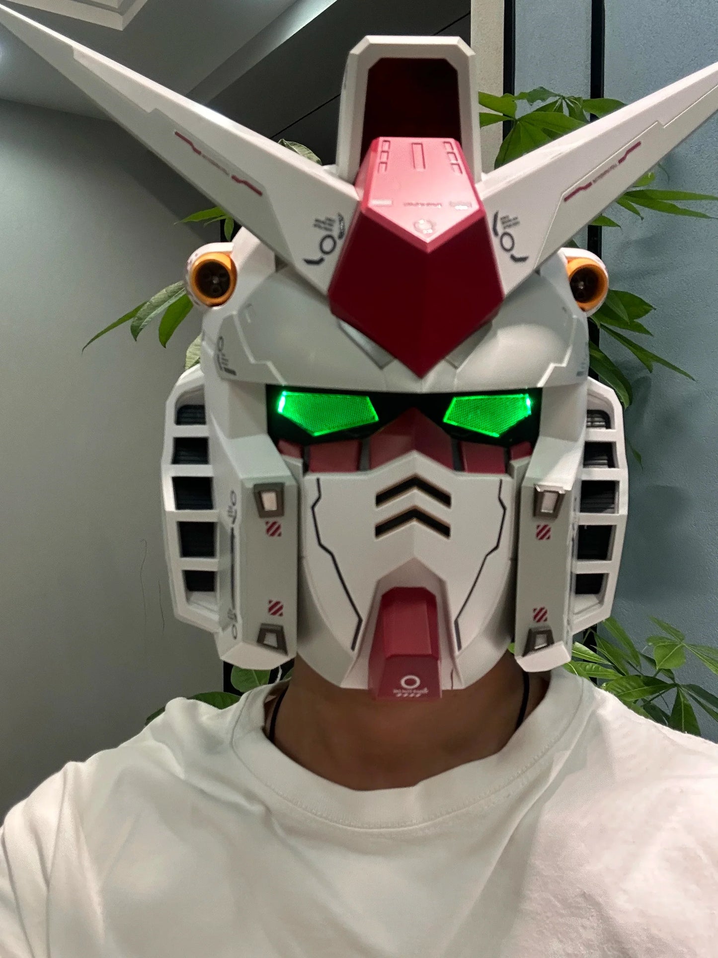 Bandai Gunpla RX-78 Gundam Head Collection – Wearable Robot Kit Action Figure, Cosplay Model for Kids, Halloween & Christmas Gift
