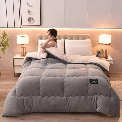 2025 Winter Thickened Fleece Quilt – Solid Color Milk Lamb Fleece Warm Comforter, Single & Double Sizes