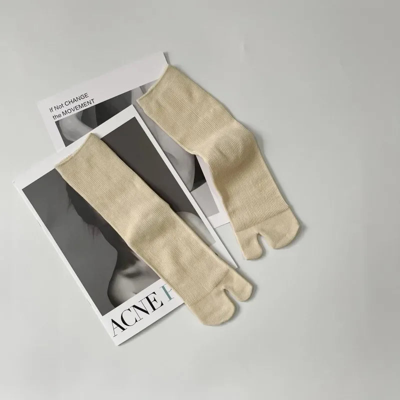 Unisex Combed Cotton Split Toe Tabi Socks – Comfortable Two-Toe Harajuku Style Socks for Men & Women High Quality Cotton