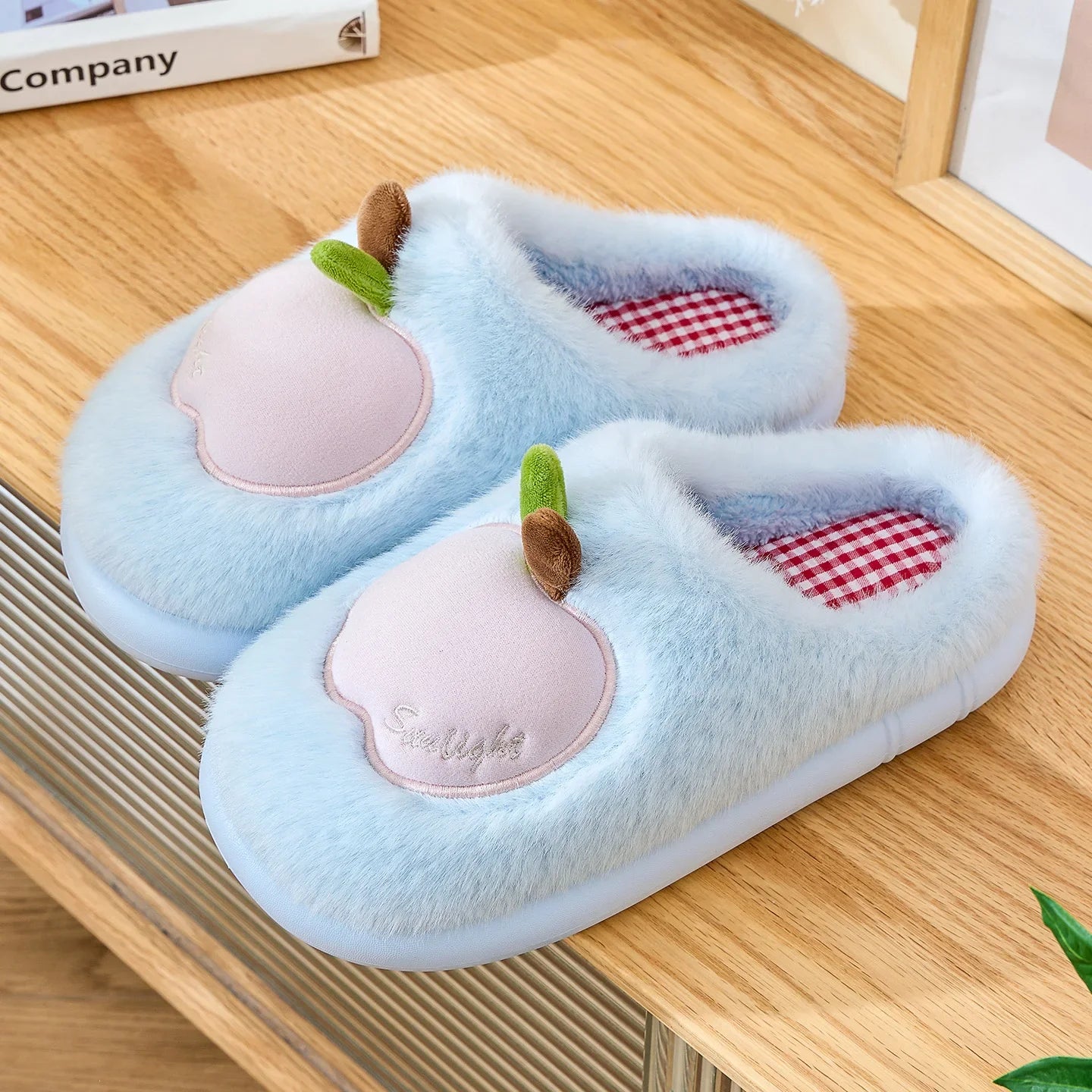 TZLDN Cartoon Plush Slippers – 3D Apple Faux Fur Indoor Slippers for Couples, Warm Winter Cotton Shoes for Women & Men