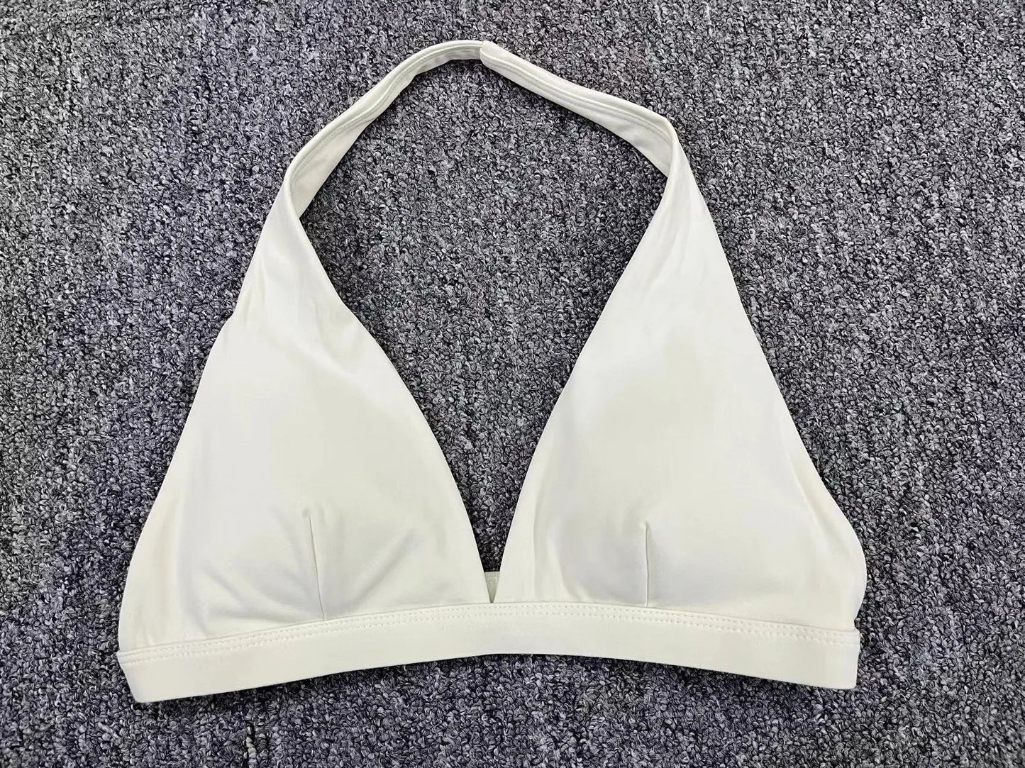 WANAYOU Women’s Deep V Yoga Bra — Halter Sports Crop Top | Padded Open-Back Gym & Fitness Workout Top