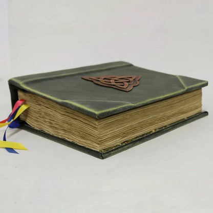 Book of Shadows Journal – Green Cover Bound Blank & Lined, 350 Pages for Spells & Records, Retro Gift Spellbook